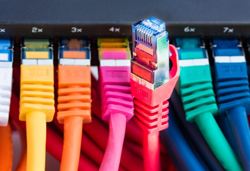 En Aplica Instalaciones construimos la red nerviosa digital de tu hogar o empresa: instalaciones de voz y datos profesionales.