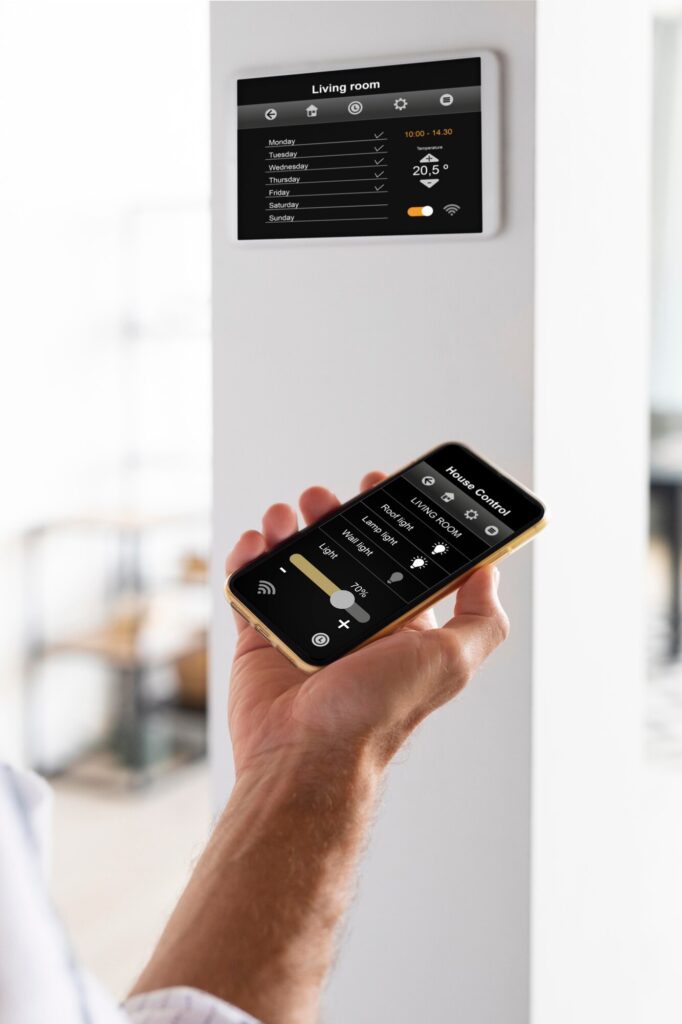 En Aplica Instalaciones transformamos tu vivienda en un hogar digital donde todo está conectado y bajo control.