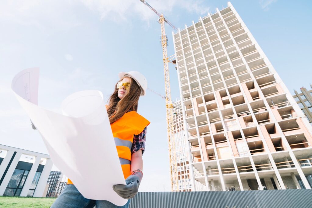 En Aplica Instalaciones S.L. ofrecemos un servicio profesional de dirección de obra y project management que se convierte en tu garante de tranquilidad, calidad y eficiencia. Nuestros técnicos asumen el control integral del proyecto